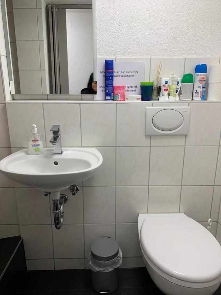 Guenstige Zimmer-Unterkunft Zimmer Mit Gemeinschaftsbad Lorrach Bagian luar foto