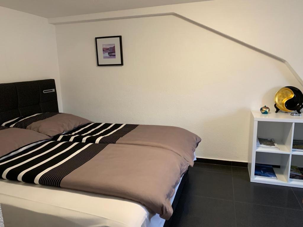 Guenstige Zimmer-Unterkunft Zimmer Mit Gemeinschaftsbad Lorrach Bagian luar foto