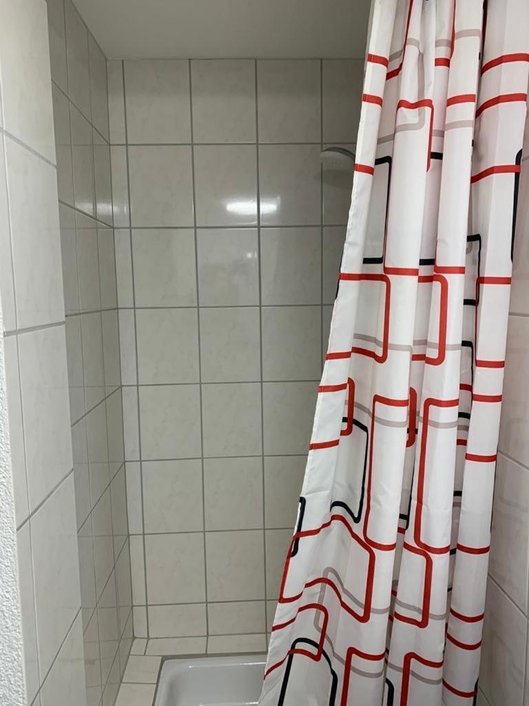 Guenstige Zimmer-Unterkunft Zimmer Mit Gemeinschaftsbad Lorrach Bagian luar foto